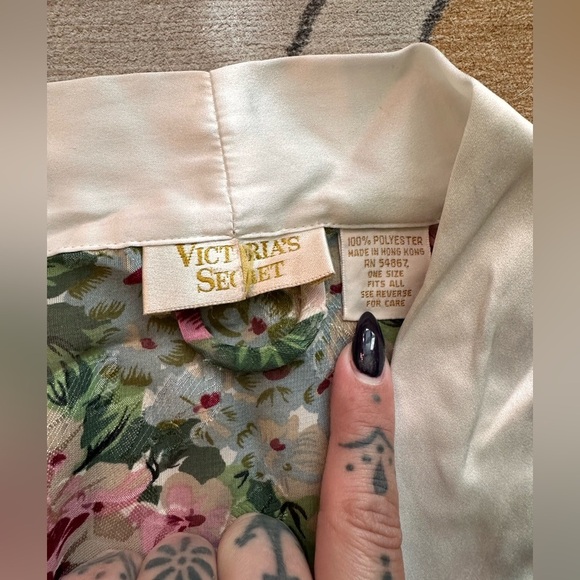 Vintage Gold Label Victorias Secret Floral Kimono/Robe. One Size. - Picture 3 of 13
